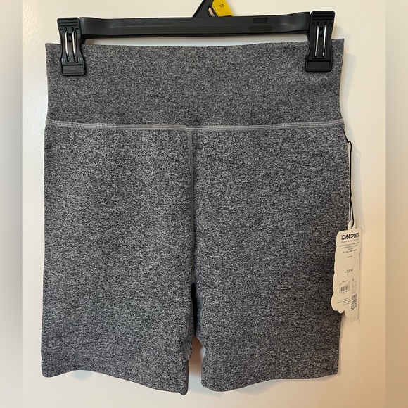 NWT Grey Seamless Love & Sports Tank and Shorts - Picture 2 of 9